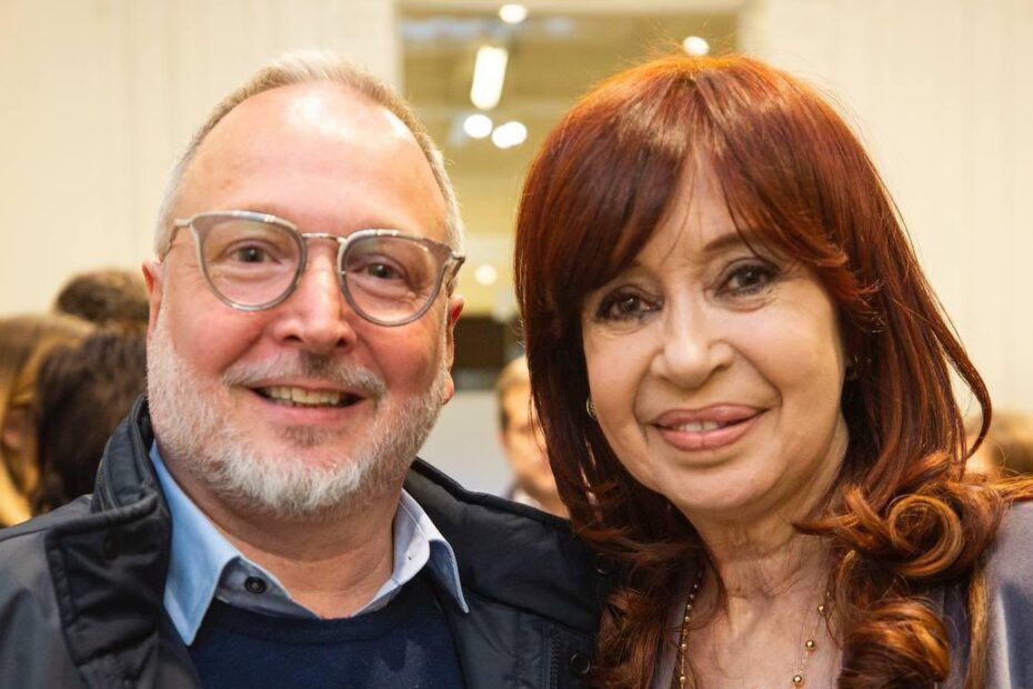 Martín Sabbatella junto a Cristina Kirchner.