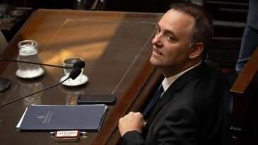 Manuel Adorni: “No lo declaramos porque ahorramos en negro”