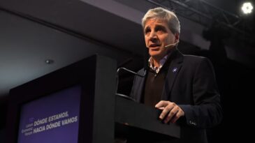 Luis Caputo: “No me digan que la gente no llega a fin de mes…”